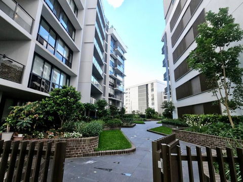 GREEN Skyline View2BR Close To Easter Show - eAccommodation 3