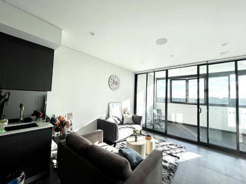 GREEN Skyline View2BR Close To Easter Show - eAccommodation 4