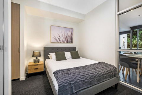 Ground Floor Terrace Unit Near Edinburgh Gardens - eAccommodation 1