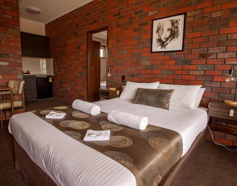 Hi Way Eight Motor Inn - eAccommodation 3