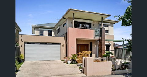 Home & Theatre, Golf, Highpoint - eAccommodation 0