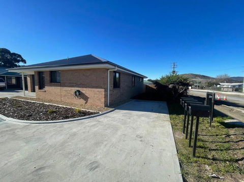 Home In Brighton - eAccommodation 2