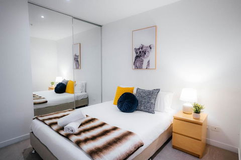 Iconic Southbank CityRd Apartment Next To Crown Casino - eAccommodation 3