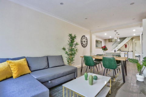 Ideal 3 Bedroom House City Centre Glebe 2 E-Bikes Included - eAccommodation 1