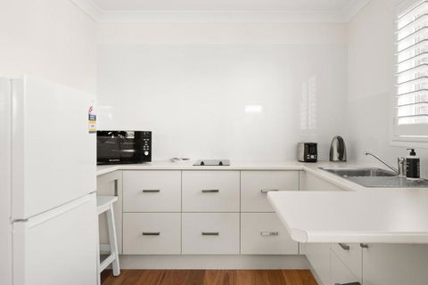 Idyllic Unit In Little Manly - Steps From The Sand - eAccommodation 2