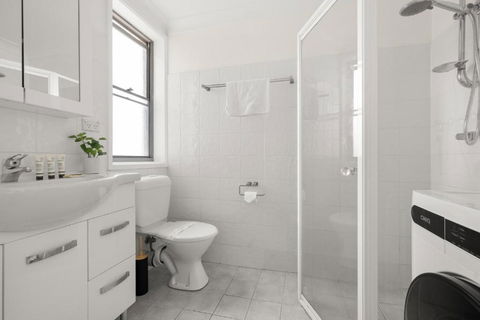 Idyllic Unit In Little Manly - Steps From The Sand - eAccommodation 1