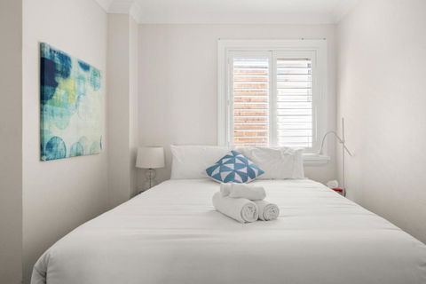 Idyllic Unit In Little Manly - Steps From The Sand - eAccommodation 3