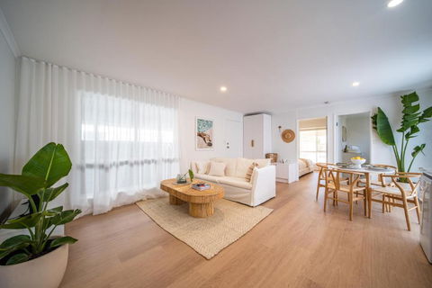 ILUKA Luxe Accommodation, Relaxed Coastal Vibe - eAccommodation 0