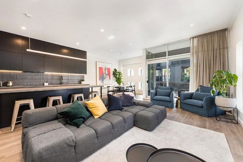 Incredible Balcony Duplex In The Heart Of Fitzroy - eAccommodation 0