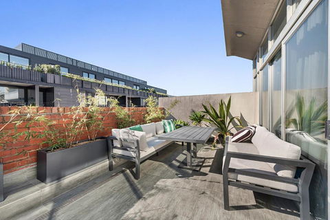 Incredible Balcony Duplex In The Heart Of Fitzroy - eAccommodation 3