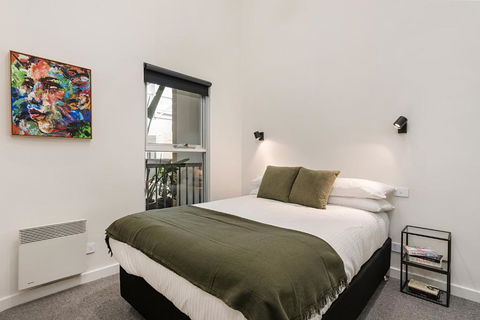 Incredible Balcony Duplex In The Heart Of Fitzroy - eAccommodation 2