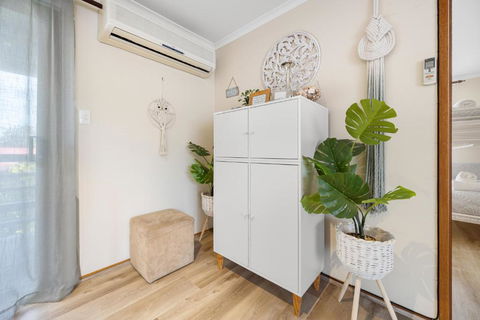 INVERLOCH - 2 Separate Houses In One! - eAccommodation 3