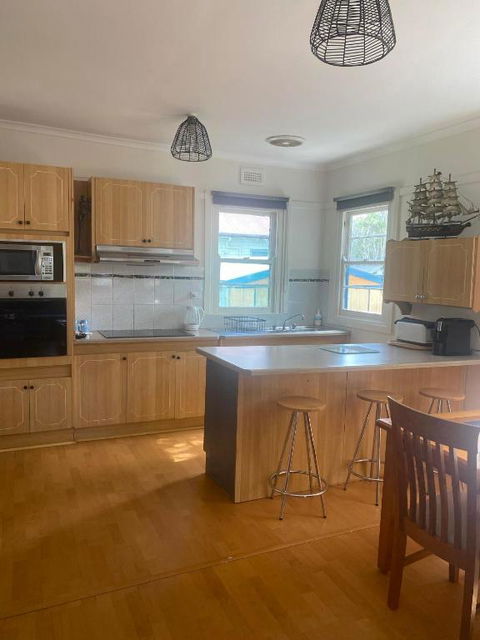Inverloch Seaside Getaway - eAccommodation 3