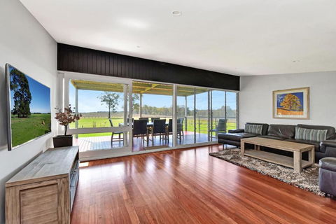 Ironbark Hill Retreat - eAccommodation 2
