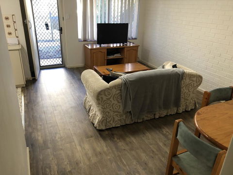 Affordable Comfortable Inglewood Apartment+Pool - eAccommodation 1
