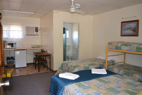 Affordable Gold City Motel - eAccommodation 2