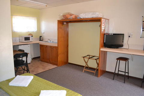 Affordable Gold City Motel - eAccommodation 3