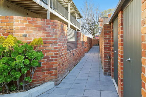 Albury Suites - Waterstreet - eAccommodation 3