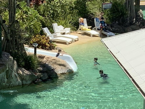 Alex Beach Resort Unit 305 - eAccommodation 3