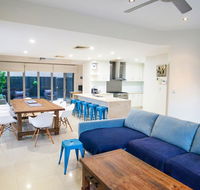 Alexandra Headland Luxury Townhouse - eAccommodation
