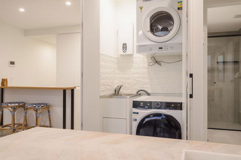 Allure Mooloolaba - eAccommodation 1