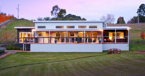 Alyonah Daylesford - eAccommodation 0