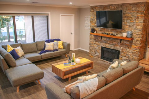 Amaroo - eAccommodation 1