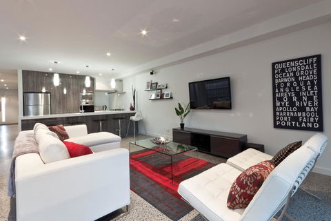 Amaroo - eAccommodation 0