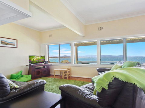 Amazing Aspects - Perched Above Tilbury Cove - eAccommodation 3