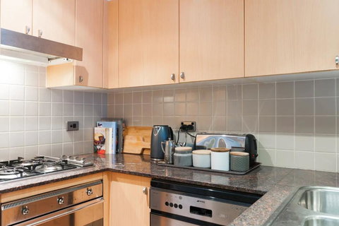 Amazing Studio With Pool In Central Sydney - eAccommodation 2