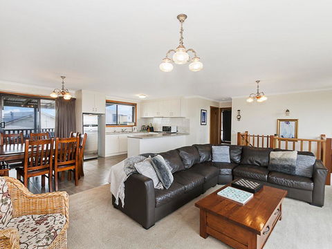 AMBIENCE BY THE SEA - eAccommodation 0