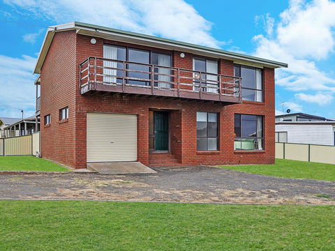 AMBIENCE BY THE SEA - eAccommodation 2