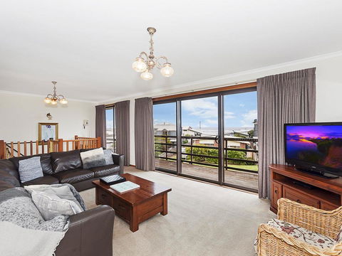 AMBIENCE BY THE SEA - eAccommodation 3