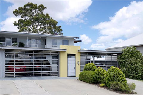 Applecross Riverside Apt - eAccommodation 1