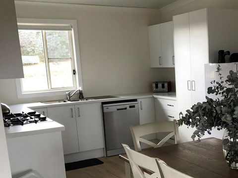 Arcadian Cabin - Southern Highlands River Retreat - eAccommodation 1