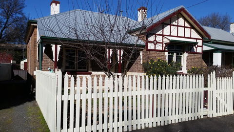 Arden On McLachlan - eAccommodation 0