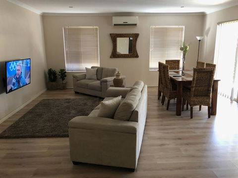 Ashington Gardens - eAccommodation 1