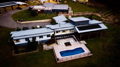 Luxury Mandalong Mansion With Pool & Spa - eAccommodation 0