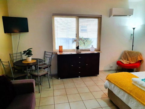 M104 West Perth Studio Apartment Near Kings Park - eAccommodation 3