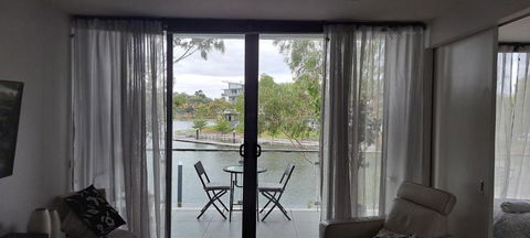 Marina View Apartment On The Maribyrnong River, Melbourne - eAccommodation 0