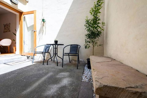 MELVINGTON BOUTIQUE APARTMENT IN HOBART CBD O - eAccommodation 1