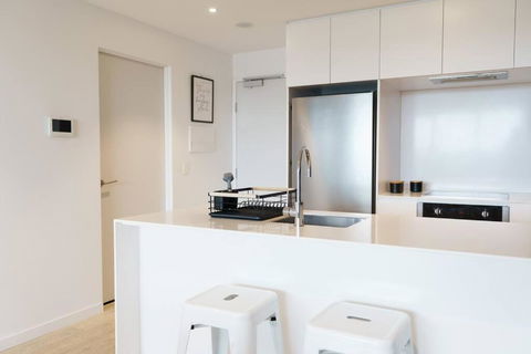 Modern 1 Bed Opposite Racecourse - eAccommodation 0