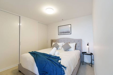 Modern 1 Bed Opposite Racecourse - eAccommodation 1