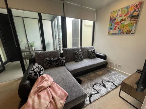 Modern 1BD Apt W Free Parking In Central Brunswick - eAccommodation 3