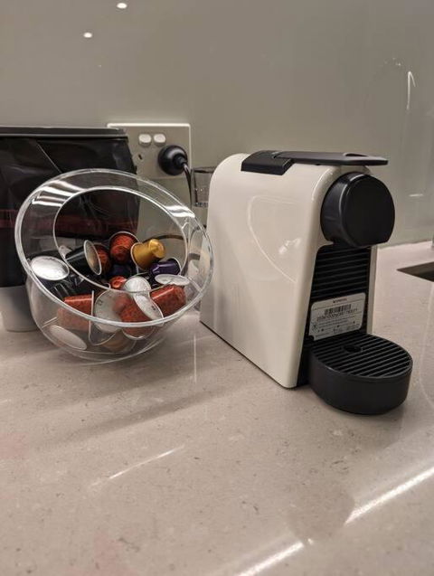 Modern 2 Bedroom Apartment Close To All Amenities! - eAccommodation 1