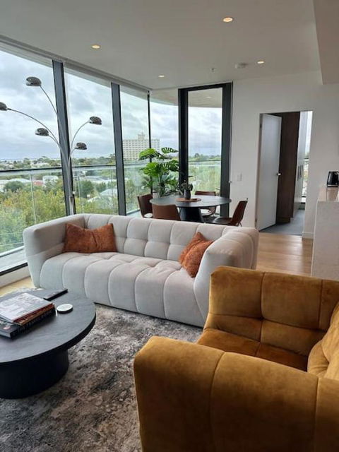 Modern 2 BRM Apt In Williamstown - eAccommodation 2