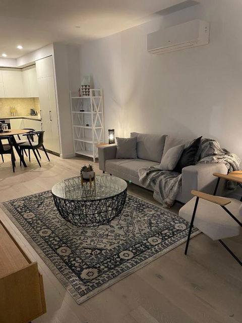 Modern Apartment On Courtney-02594 - eAccommodation 1