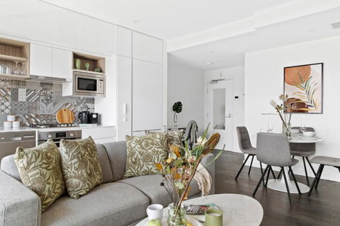 Modern Elegance Caulfield North - eAccommodation 0
