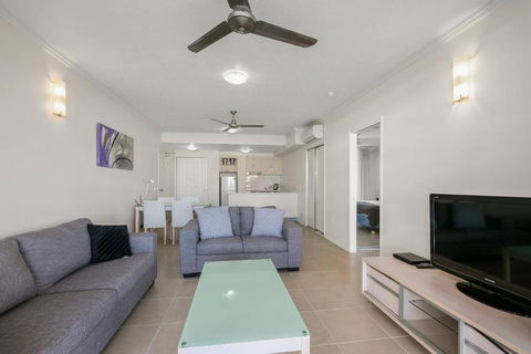 Resort-Style Cityview Getaway In Perfect Location - eAccommodation 3