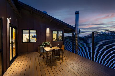 Modern St Kilda Apartment - eAccommodation 3